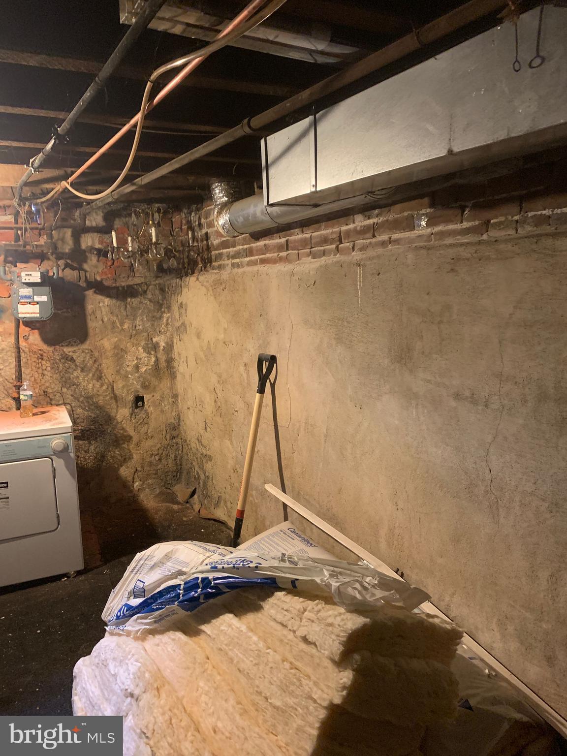 QUEEN VILLAGE - Residential