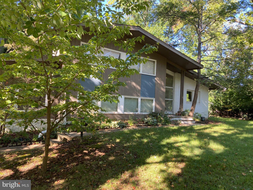 Photo of 805 Harston Lane, ERDENHEIM, PA 19038 (MLS # PAMC2194642)
