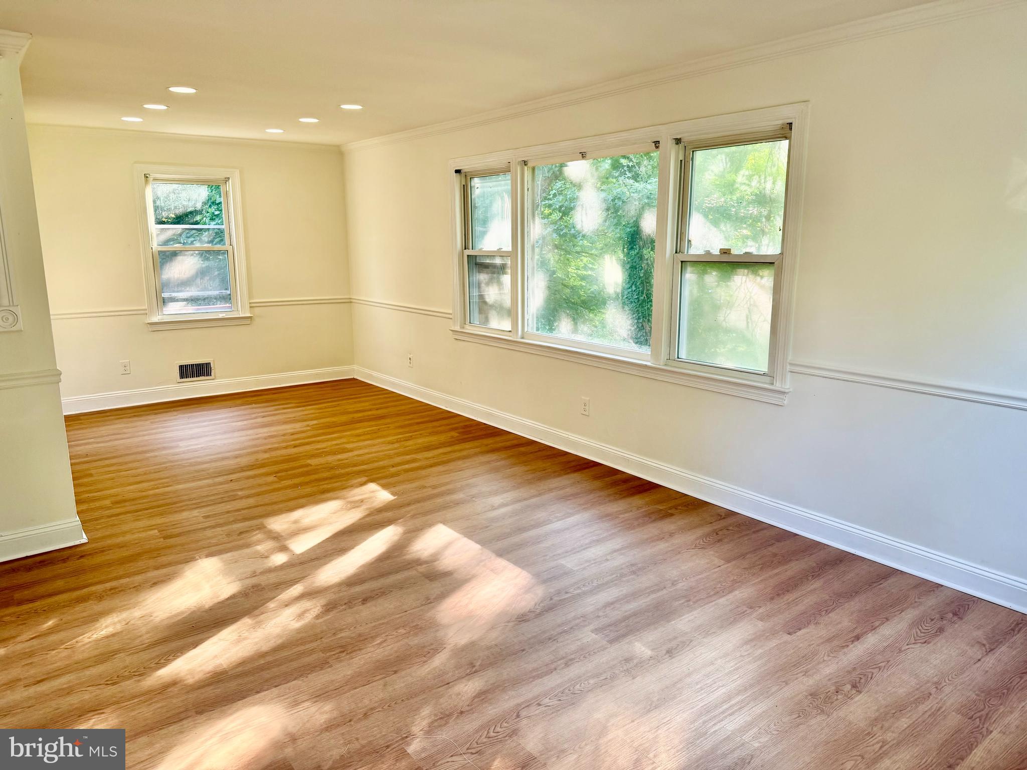 1606 THOMAS ROAD