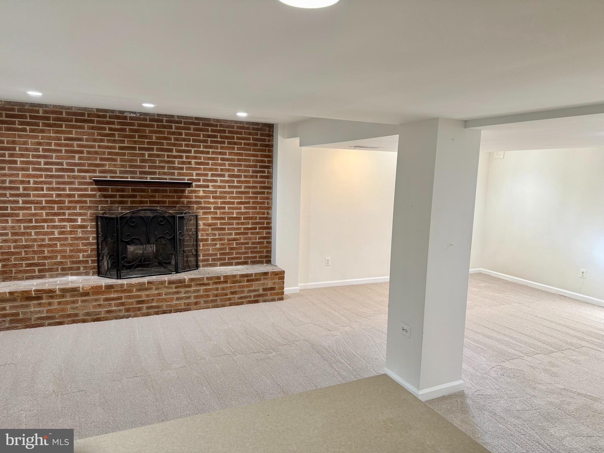 1606 THOMAS ROAD