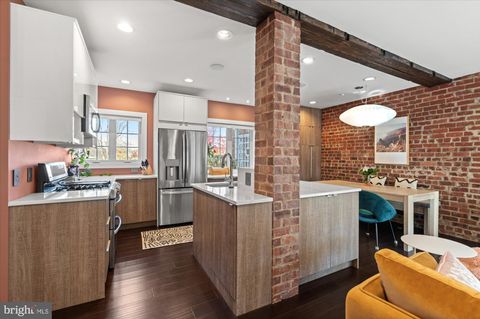 1028 VALLEY DRIVE ALEXANDRIA VA 22302