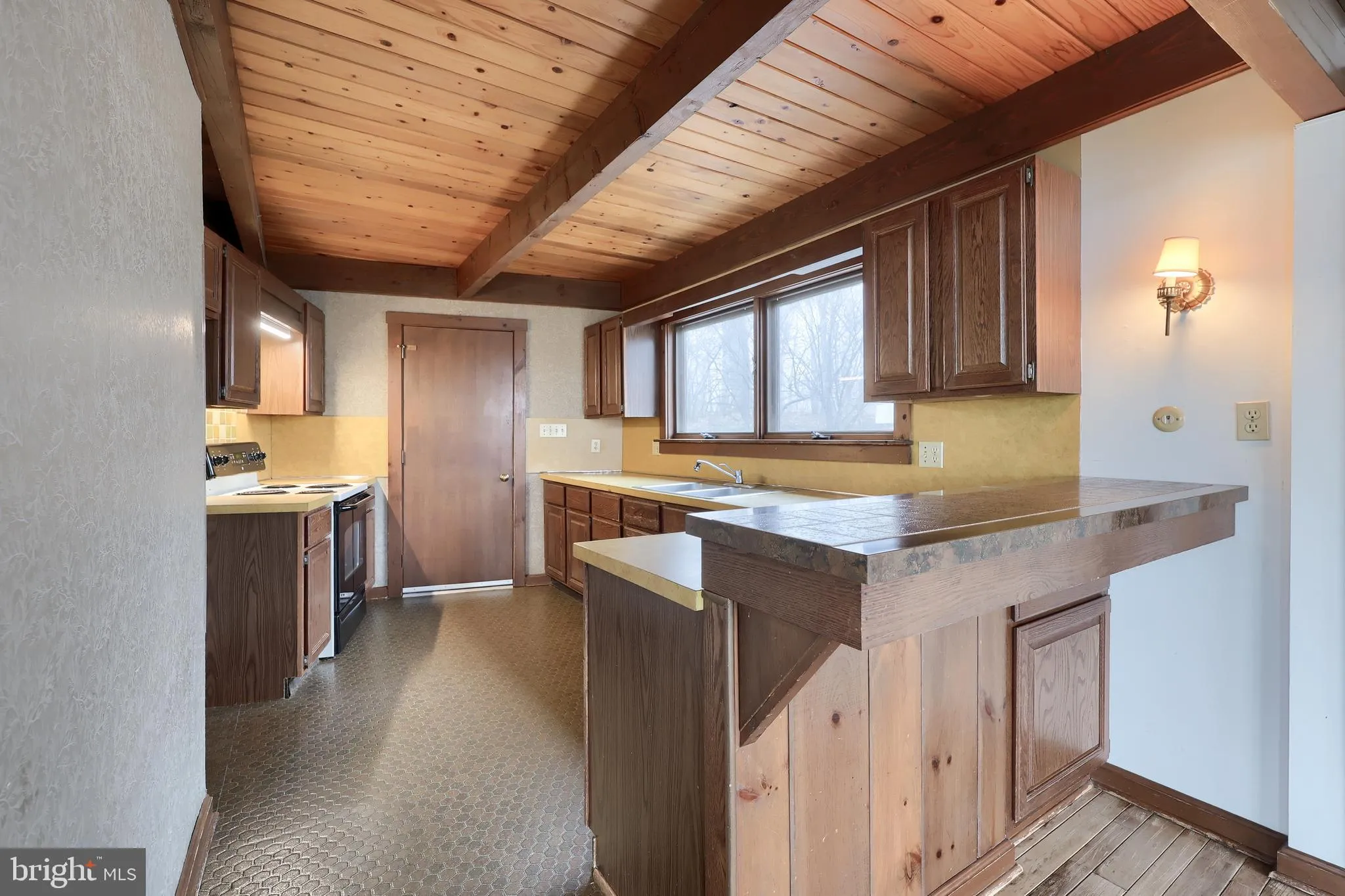 Lancaster, Pennsylvania 17601, United States, 5 Bedrooms Bedrooms, ,3 BathroomsBathrooms,Residential,Active,102856