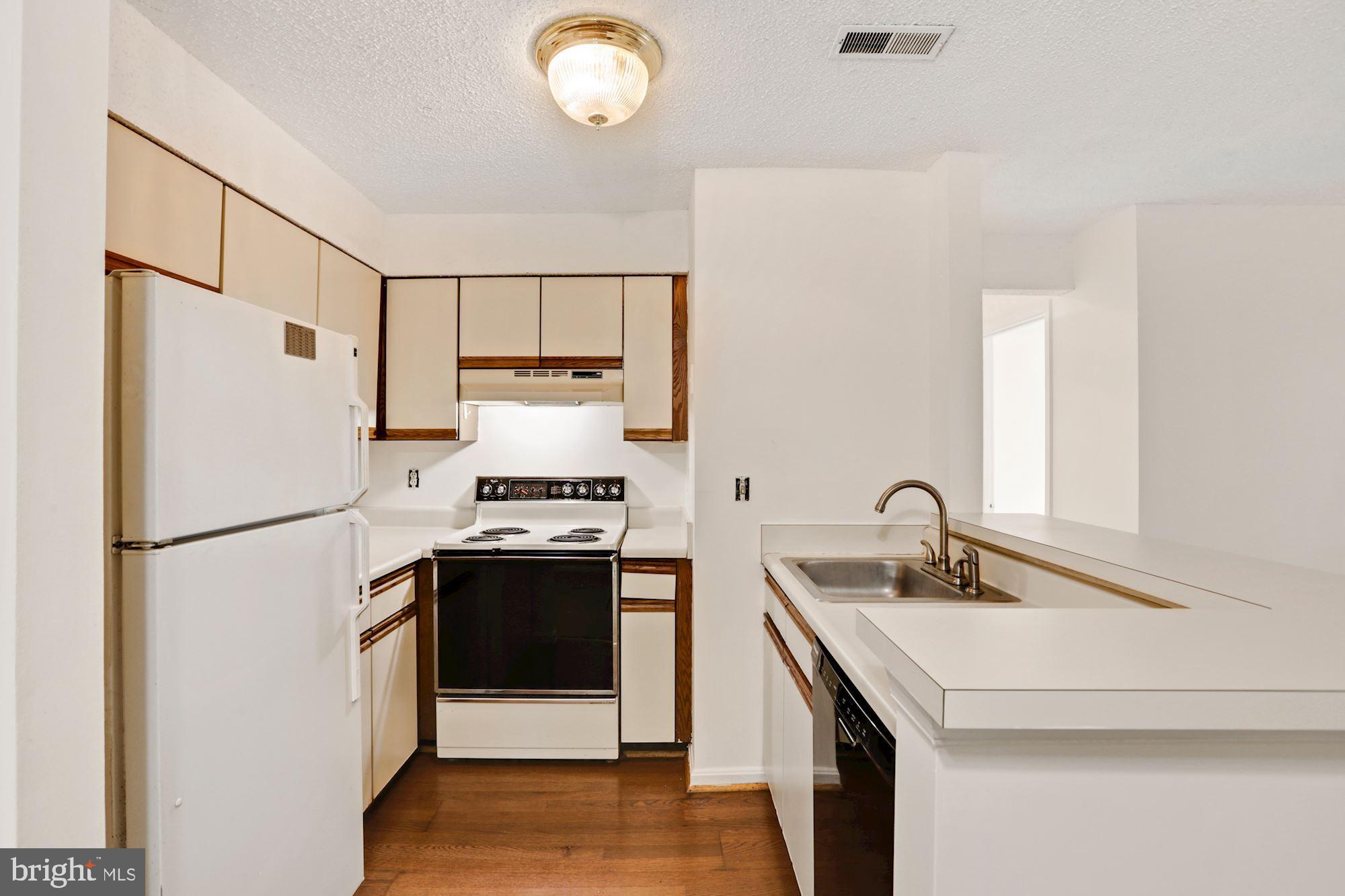 MANCHESTER LAKES - Residential