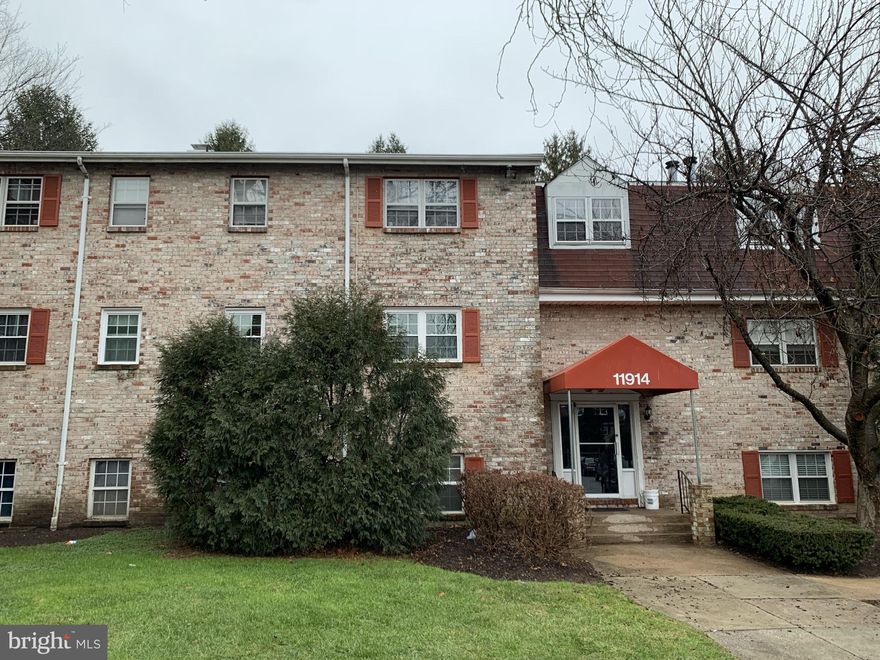 Great Property! Top Floor