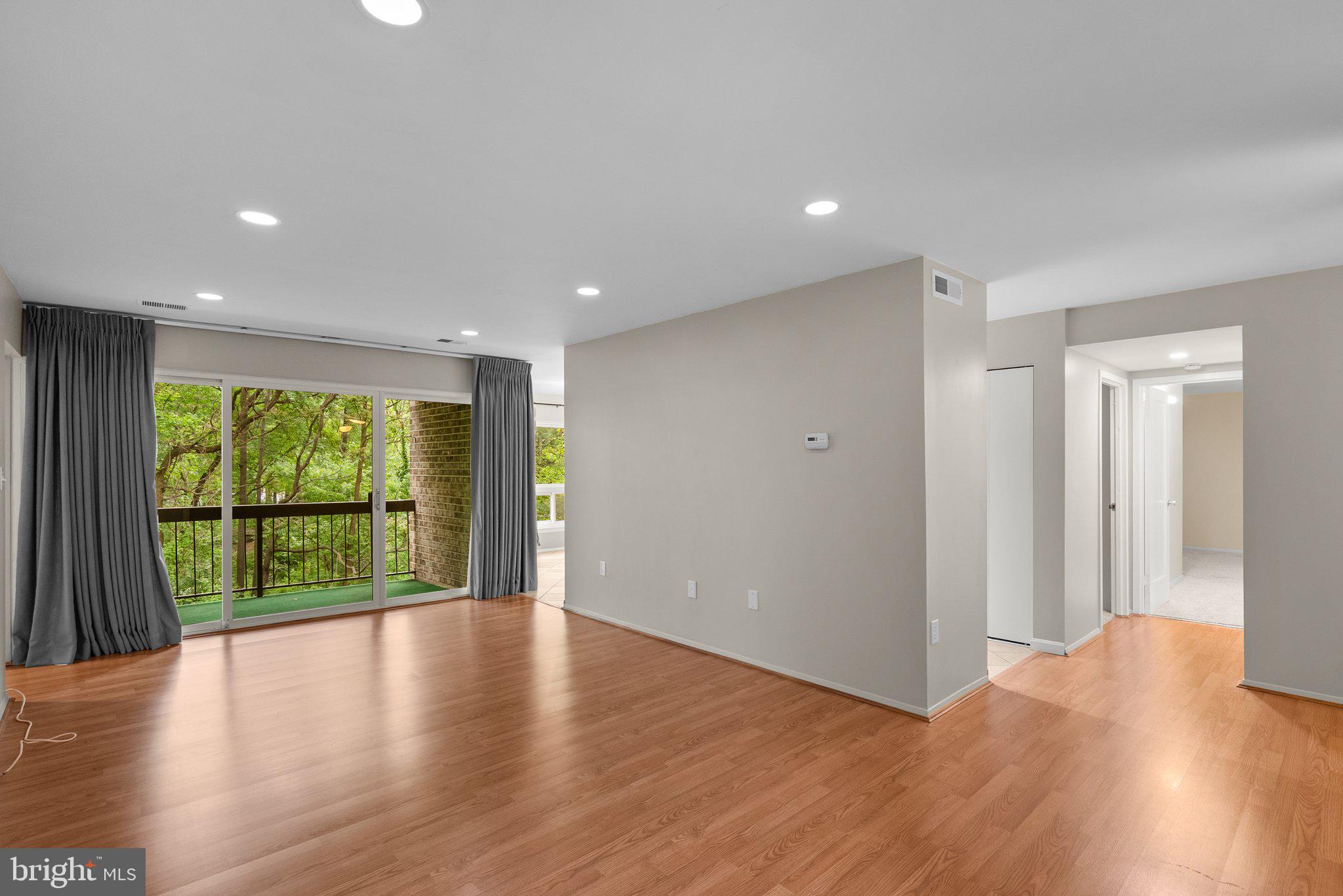 HYDE PARK - Residential