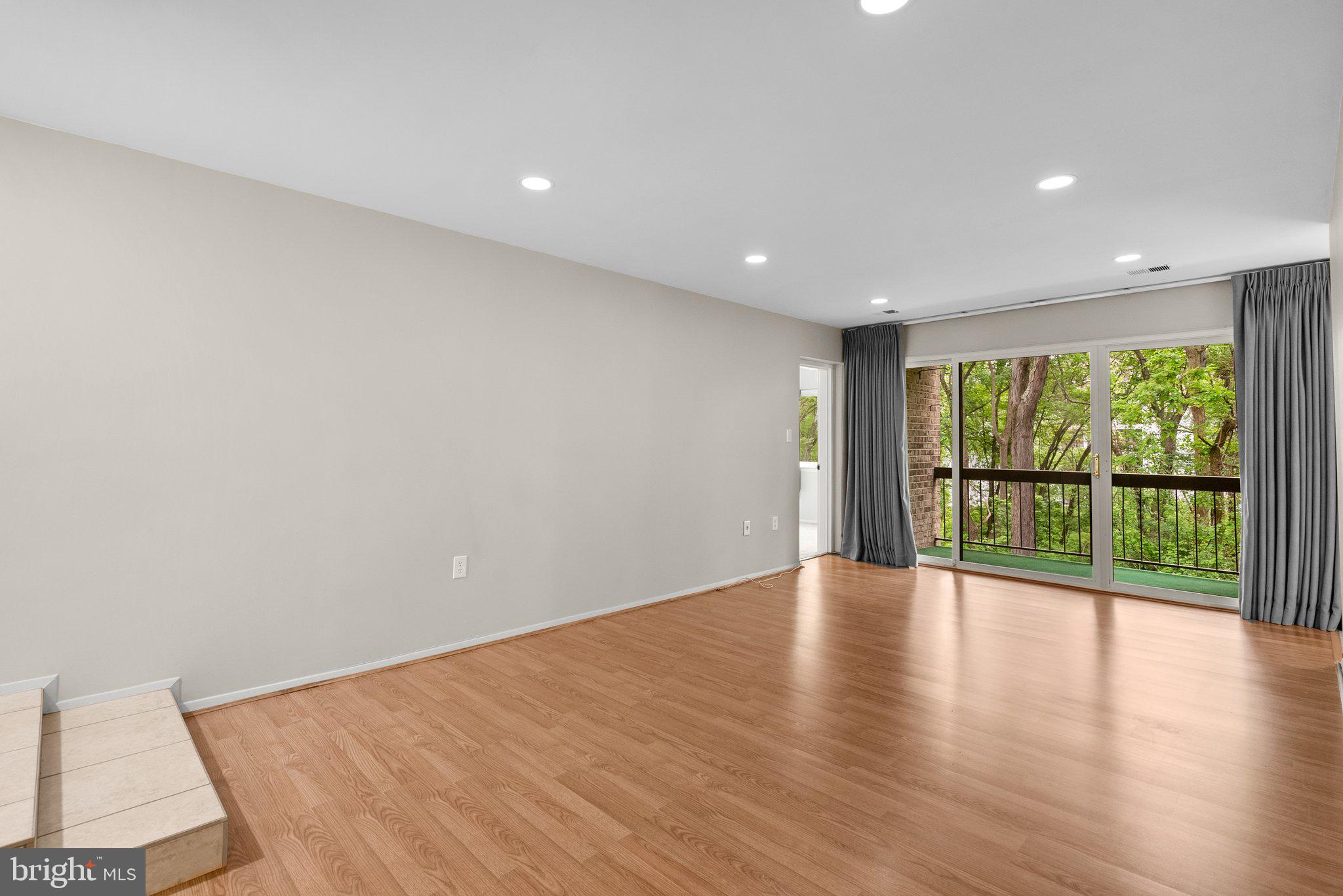 HYDE PARK - Residential