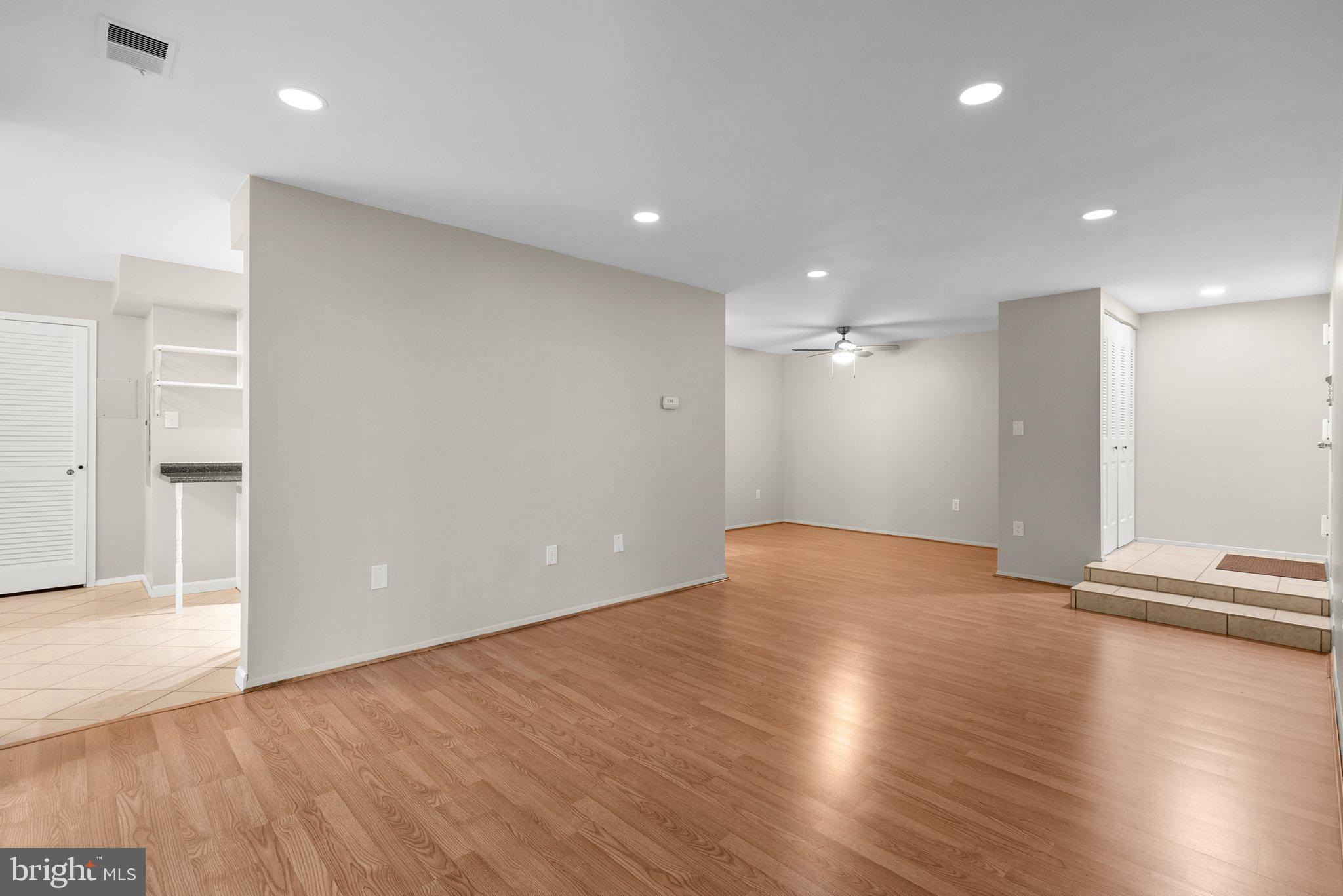 HYDE PARK - Residential