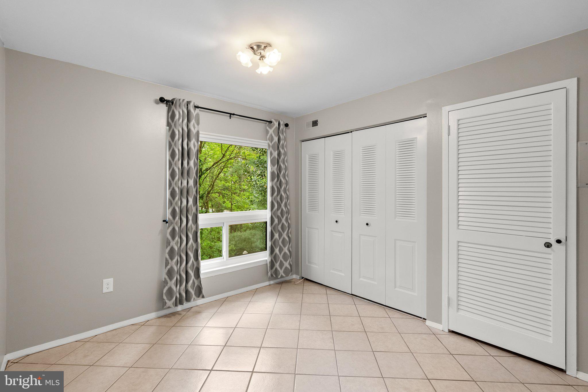 HYDE PARK - Residential