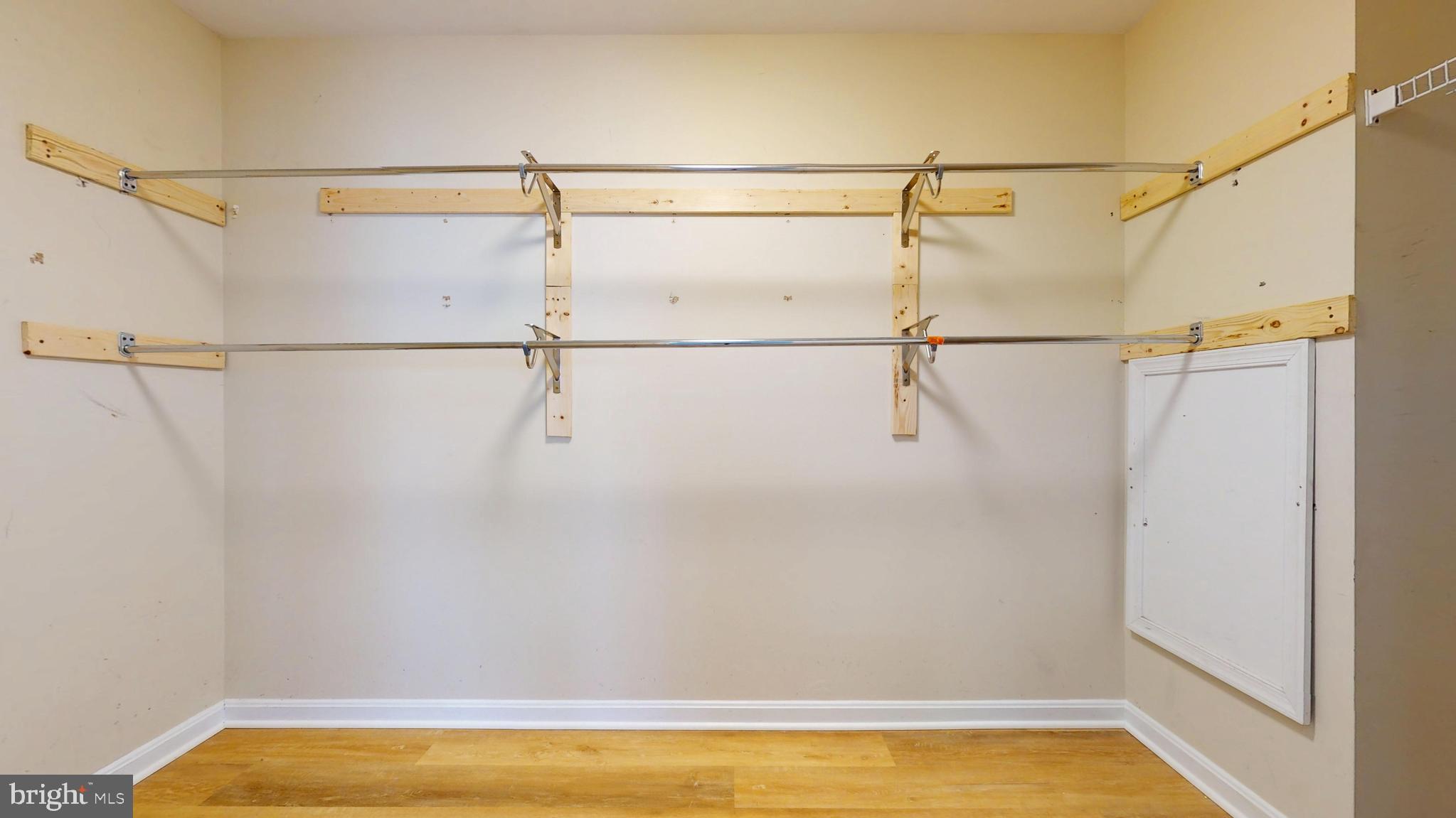 CLINTON - Residential