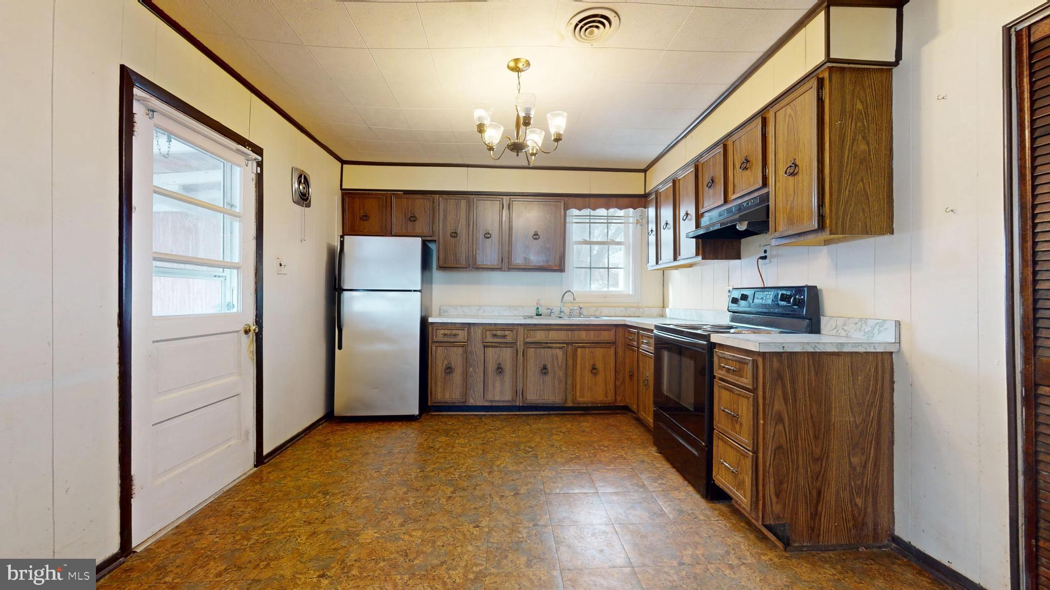 CLINTON - Residential