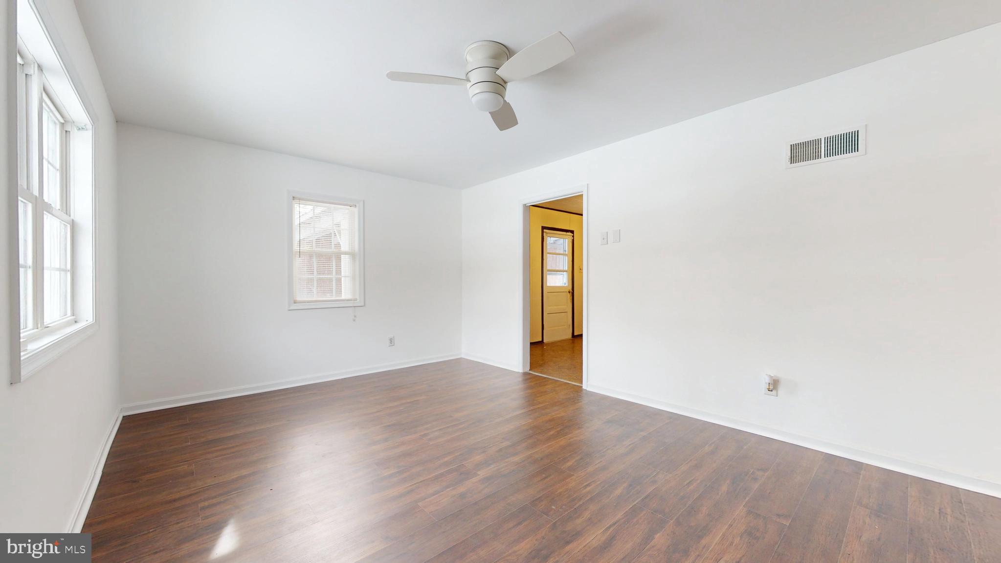 CLINTON - Residential