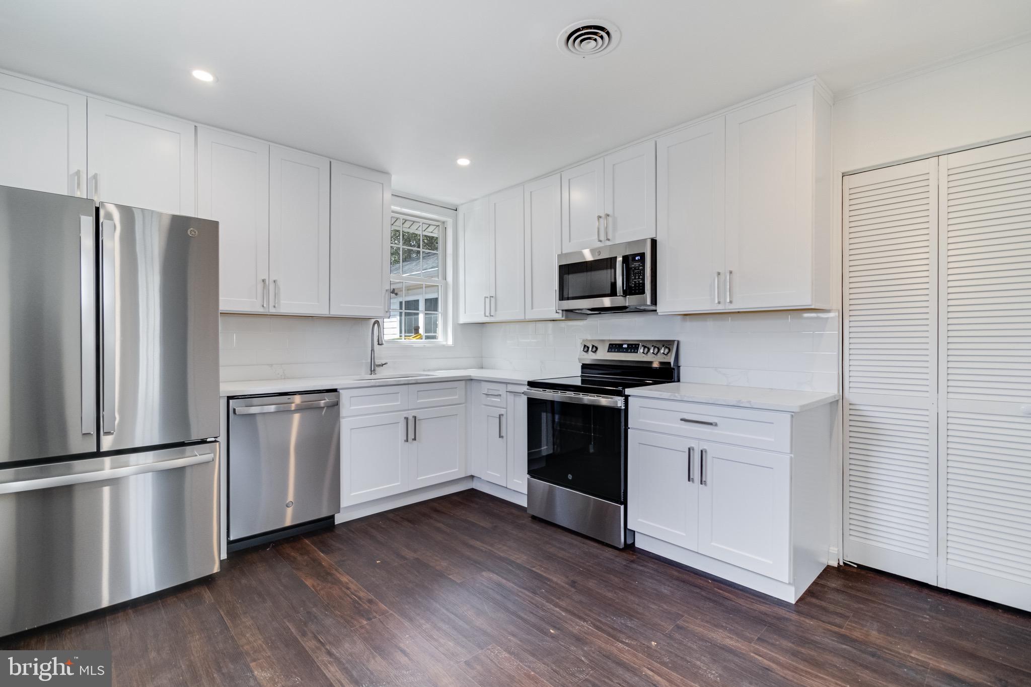 CLINTON - Residential