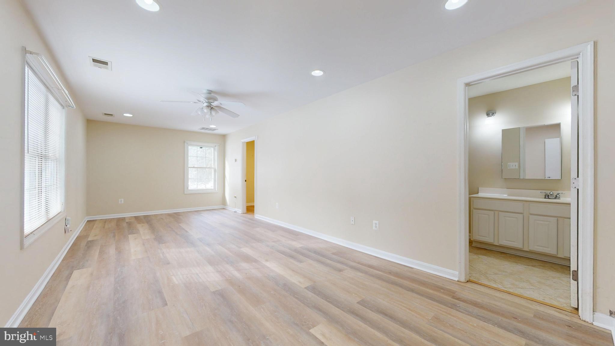 CLINTON - Residential