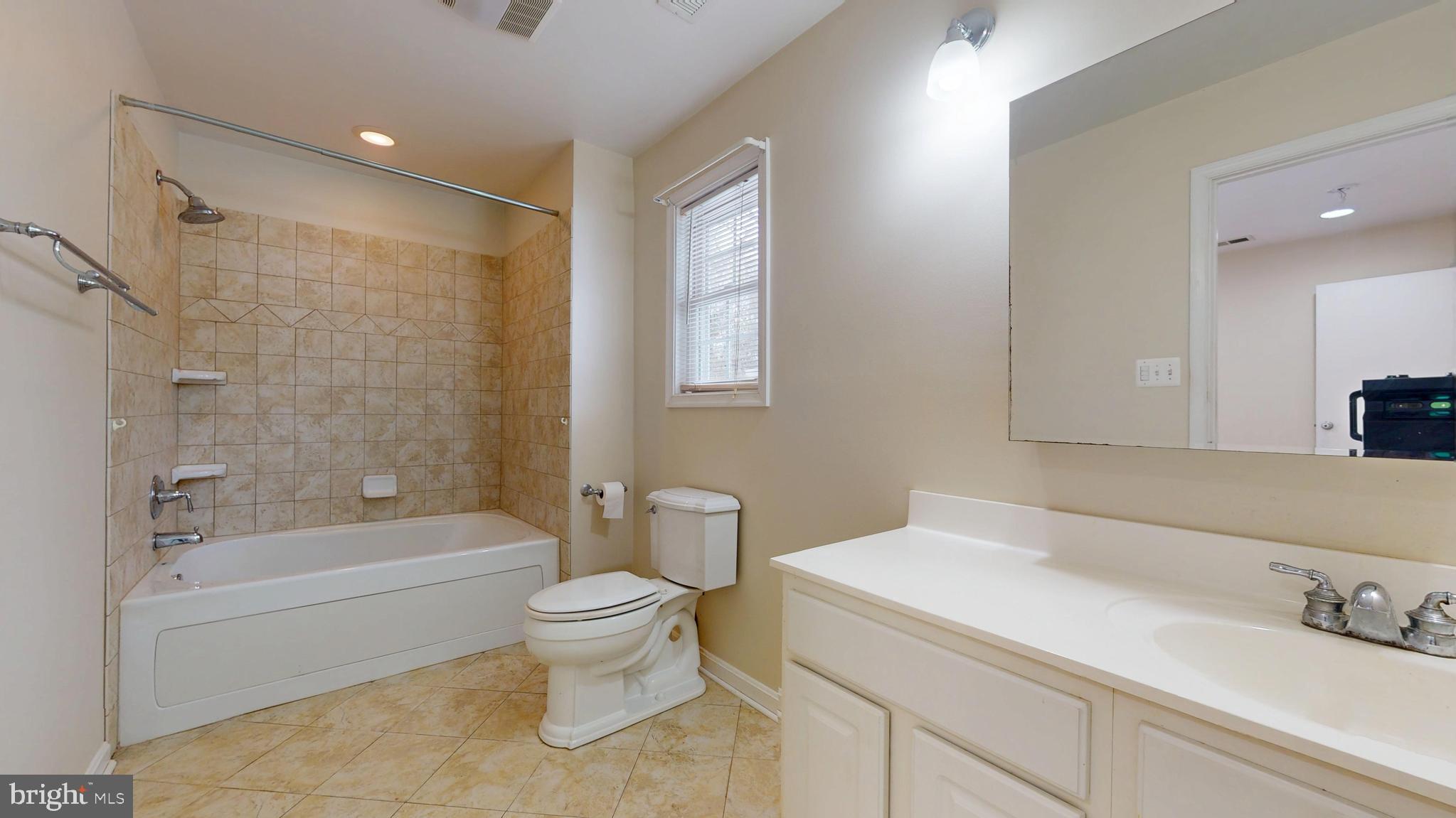 CLINTON - Residential