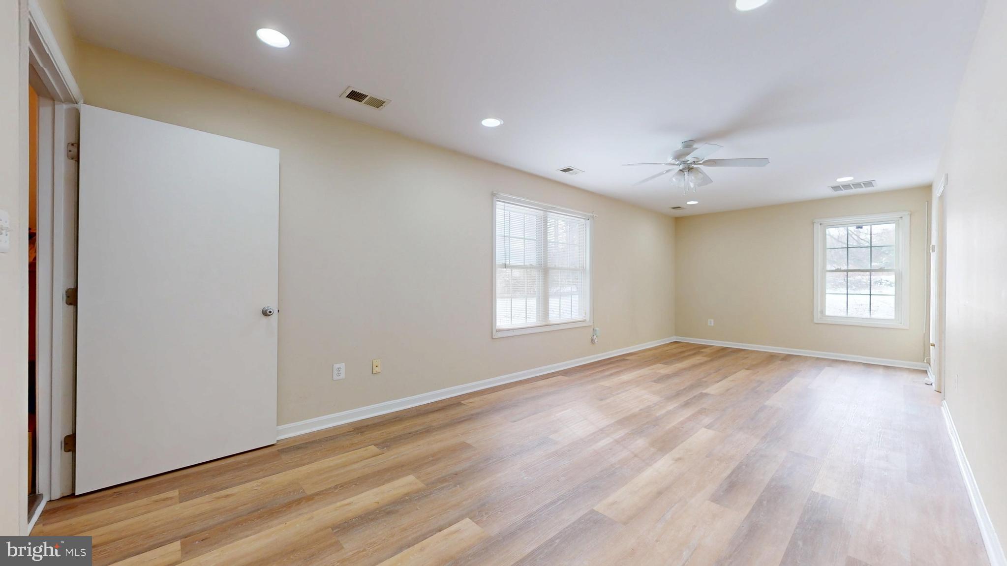 CLINTON - Residential