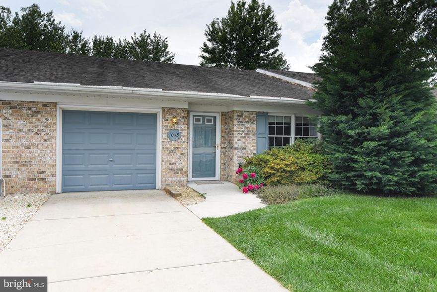 Well cared for town-home in sought after North End neighborhood! This 2 bed, 1.5 bath town-home has an open concept living space with plenty of room for dining , living , and working from home.   The large kitchen has plenty of counter space, a huge pantry, and table space. The hallway bath leads to the mud room, and the mud room leads to the 1 car garage.  The full bath has a stand up shower as well as a deep soaking tub.  The second bedroom  custom shelving unit is perfect for storing crafting materials or  memorabilia.