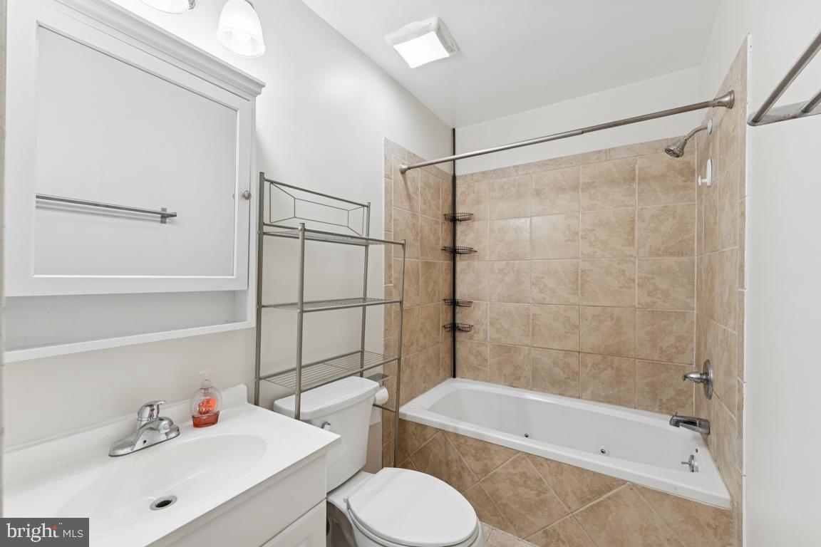 WHISKEY BOTTOM - Residential Lease