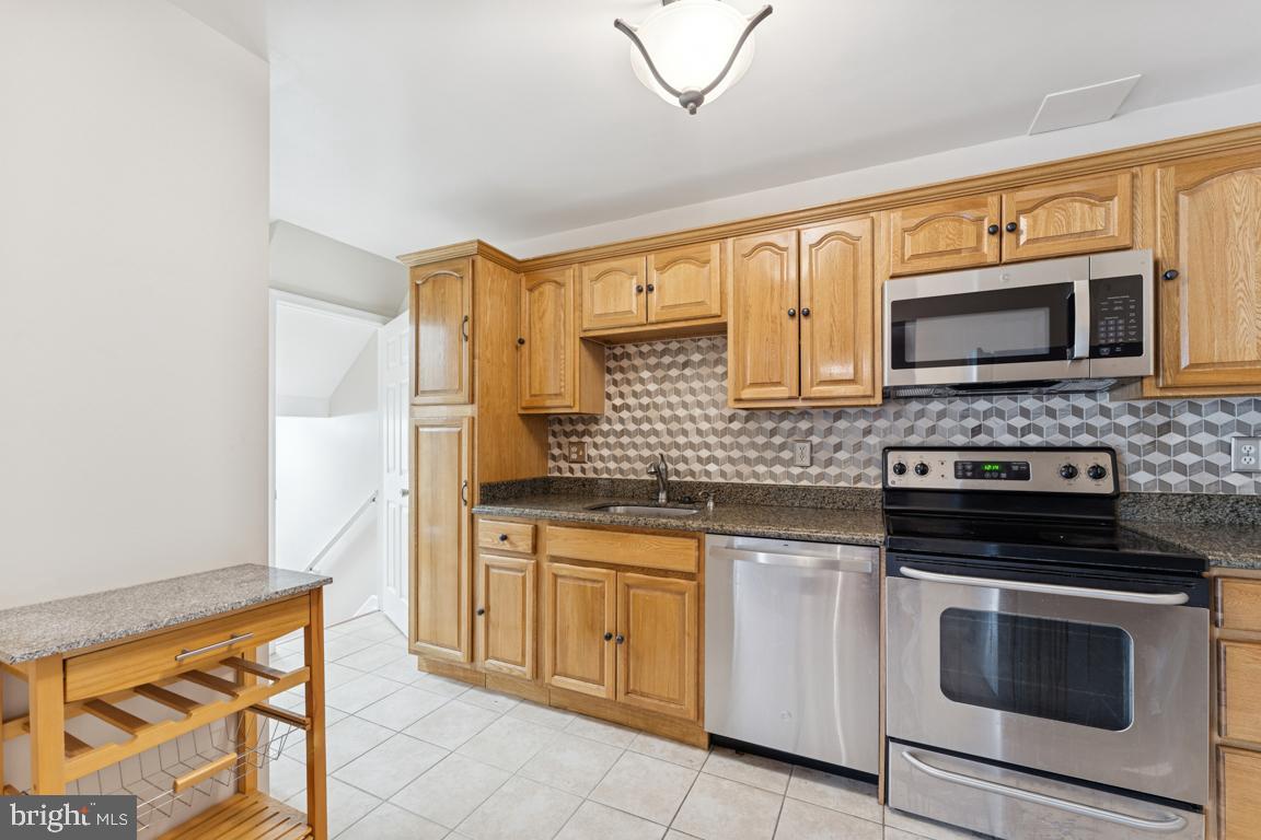 WHISKEY BOTTOM - Residential Lease