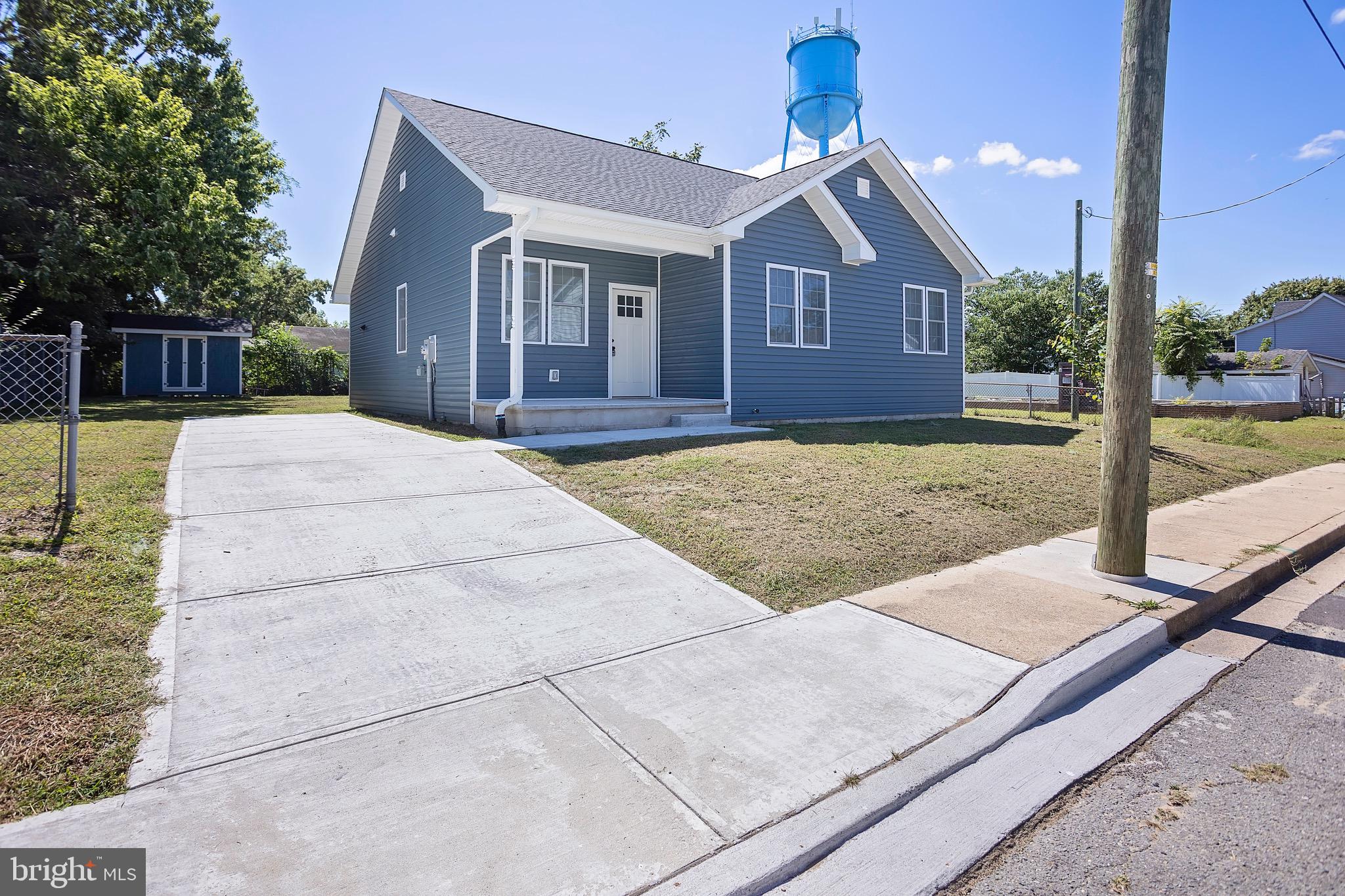 Charming Home Near Downtown Denton!
Welcome to this beautiful BRAND NEW CONSTRUCTION home near Downtown Denton!
3 Bedrooms, 2 Bathroom home featuring an inviting open concept floor plan perfect for entertaining or everyday living. The kitchen boasts granite countertops, modern cabinetry, and plenty of prep space. A spacious living area flows seamlessly into the dining space, creating a warm and welcome atmosphere.
The primary suite offers privacy and comfort with its own full bathroom and walk in closet. Two additional bedrooms provide flexibility for guests, a home office or hobbies.
Outside enjoy a low maintenance yard and shed for storage. All of this and the convenience of being just minutes away from downtown Denton's shops, dining, and community.
This move in ready home is waiting for you! Schedule your showing today!