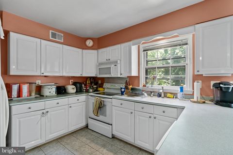17 FARM HAVEN COURT ROCKVILLE MD 20852