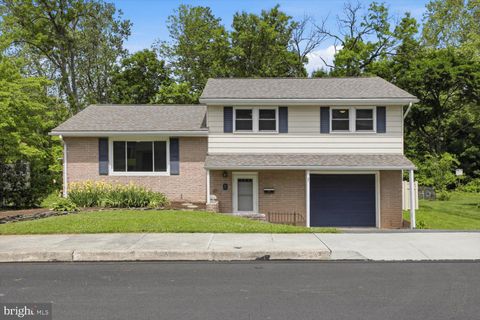 Homes For Sale - 71 Circle Drive<br/> Lancaster County, EPHRATA, PA 17522