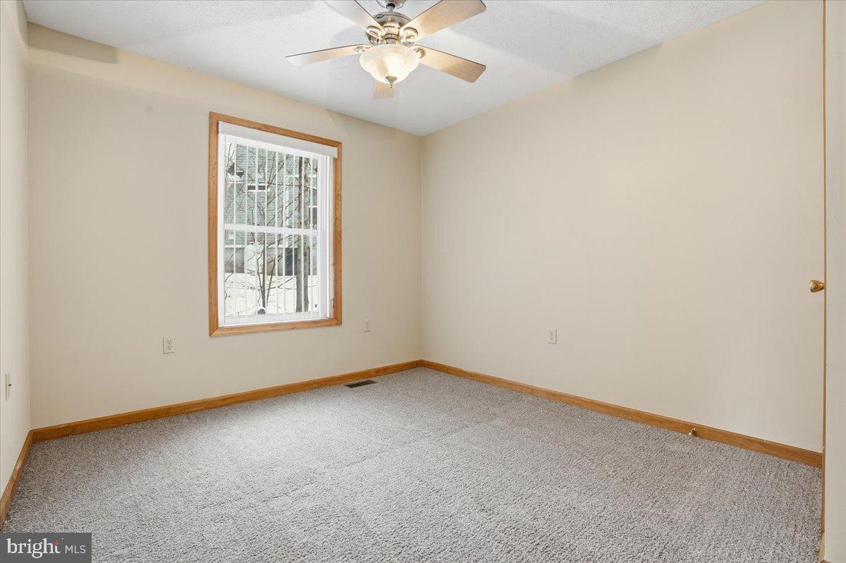 ARROWHEAD LAKES - Residential