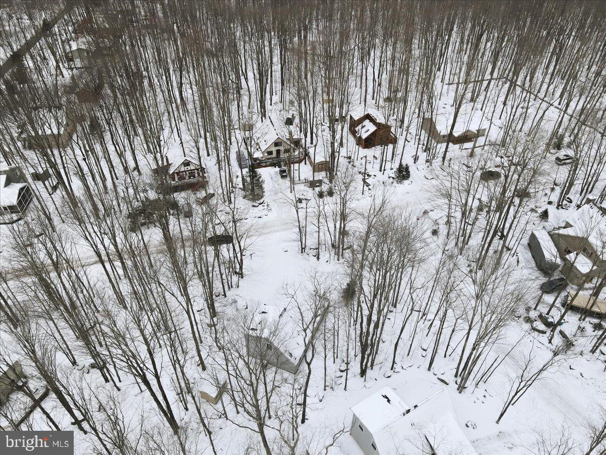 ARROWHEAD LAKES - Residential