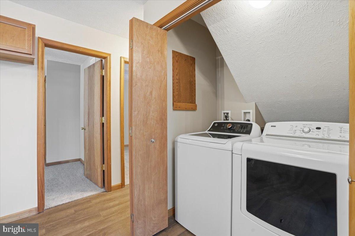 ARROWHEAD LAKES - Residential