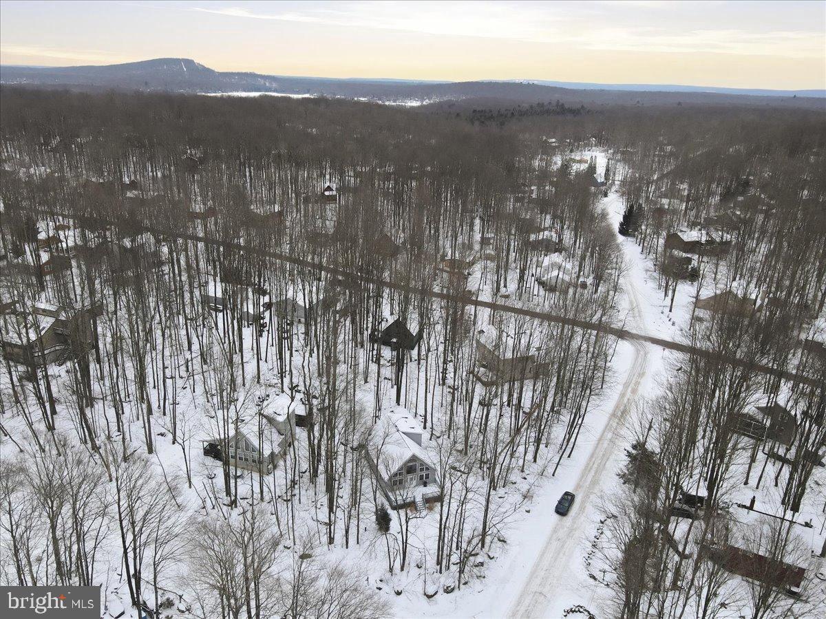 ARROWHEAD LAKES - Residential