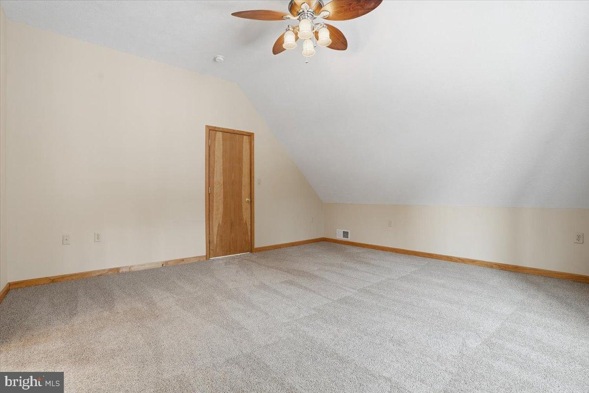 ARROWHEAD LAKES - Residential