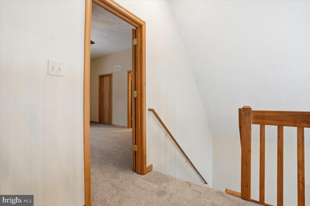 ARROWHEAD LAKES - Residential