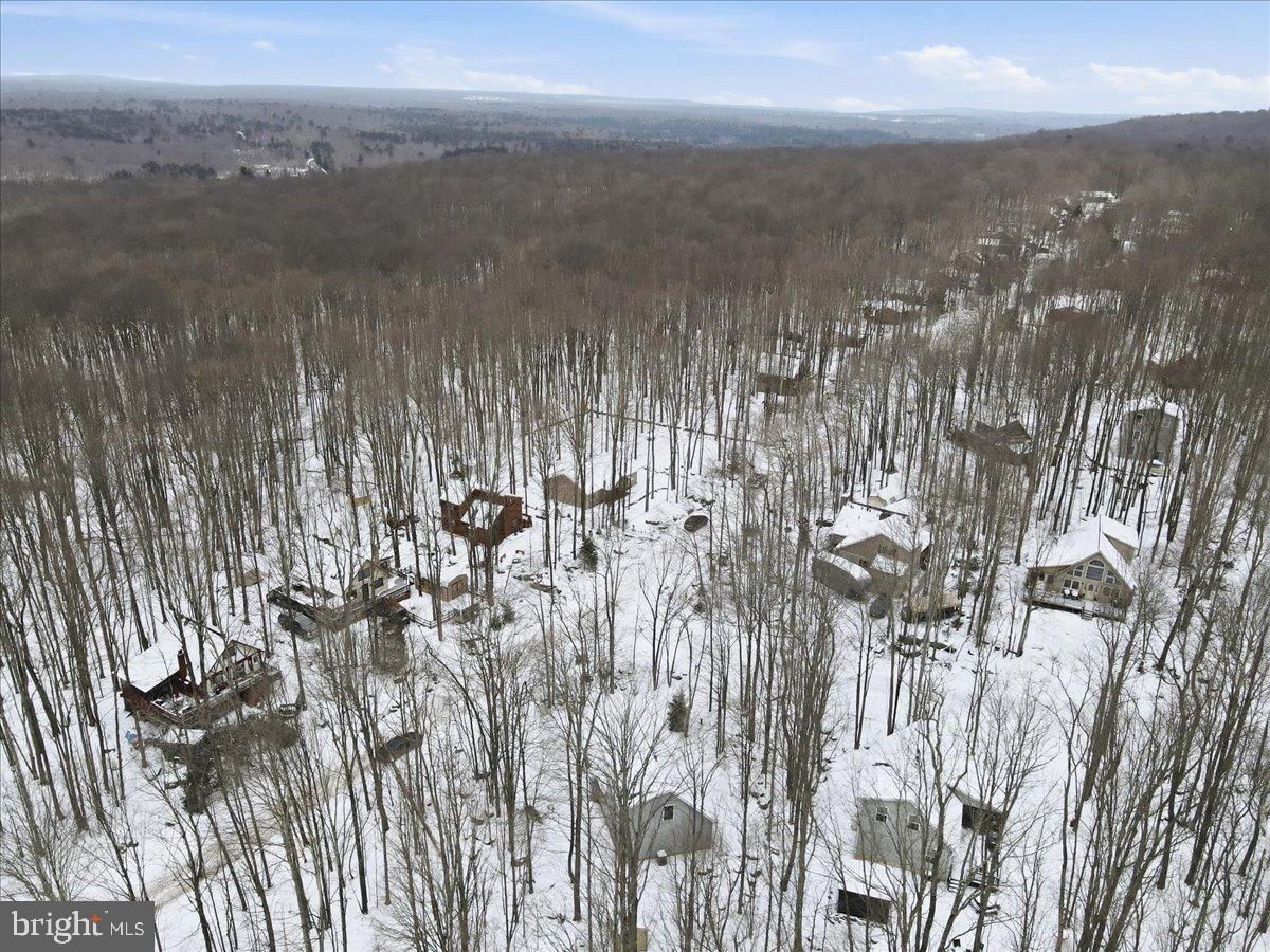 ARROWHEAD LAKES - Residential