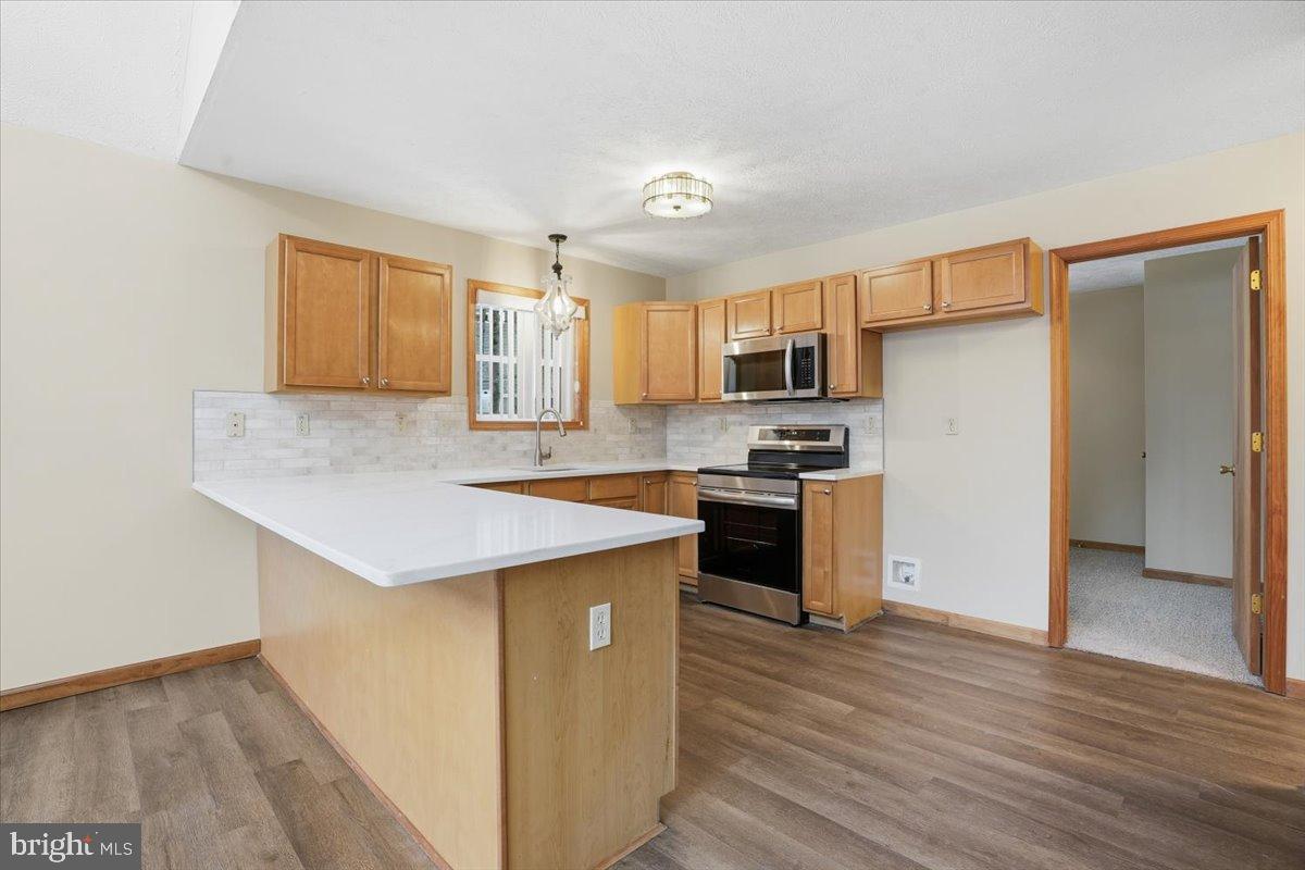 ARROWHEAD LAKES - Residential