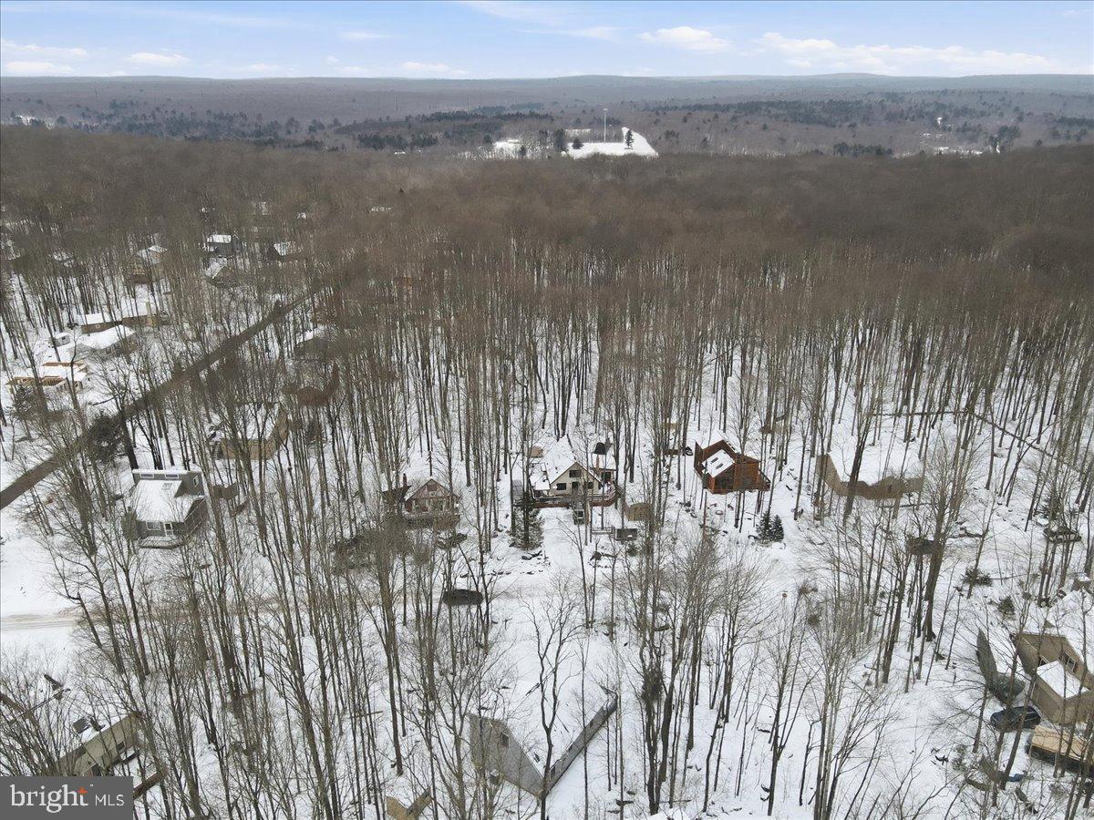 ARROWHEAD LAKES - Residential