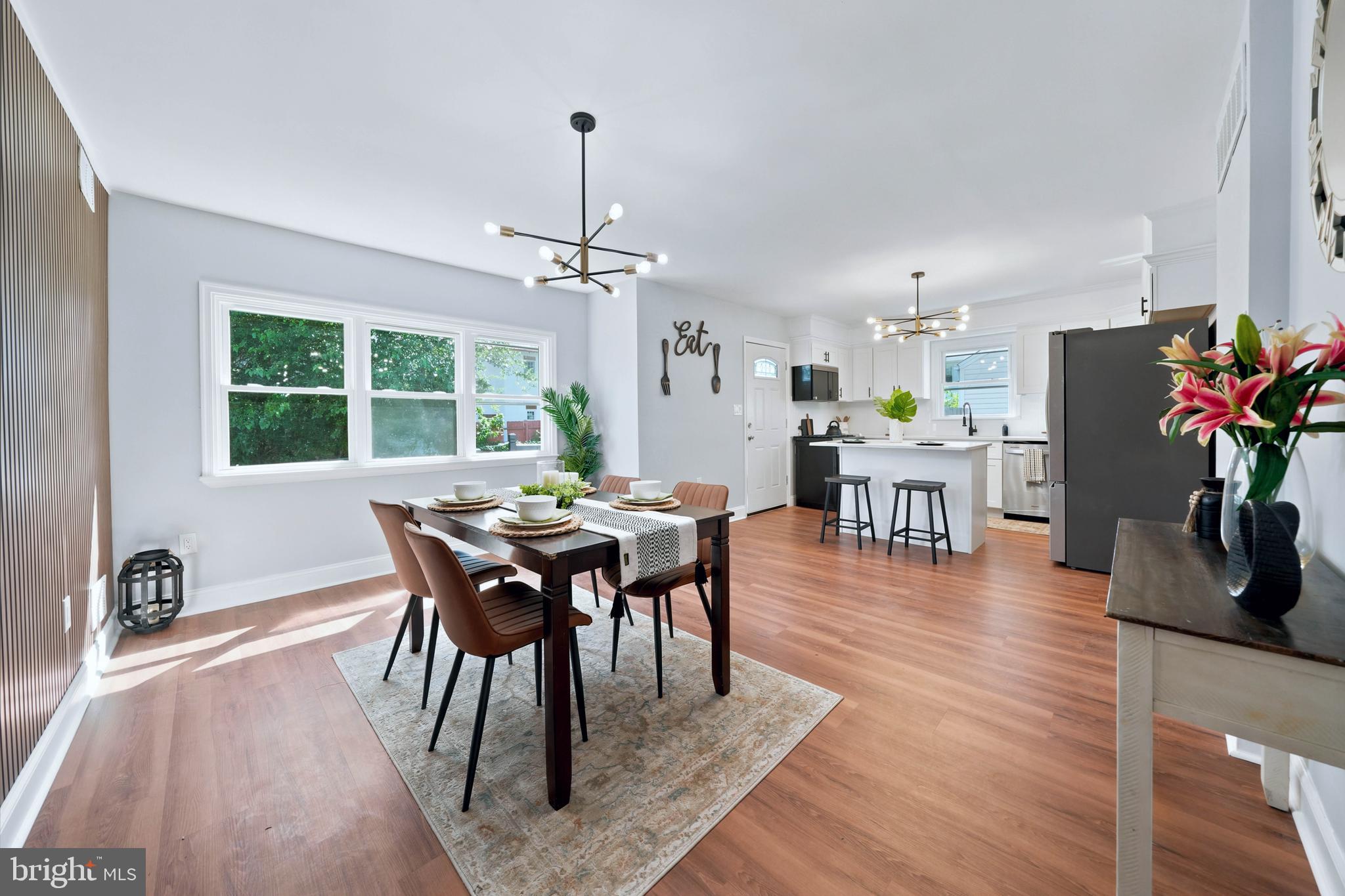 113 W VAN BUREN AVENUE