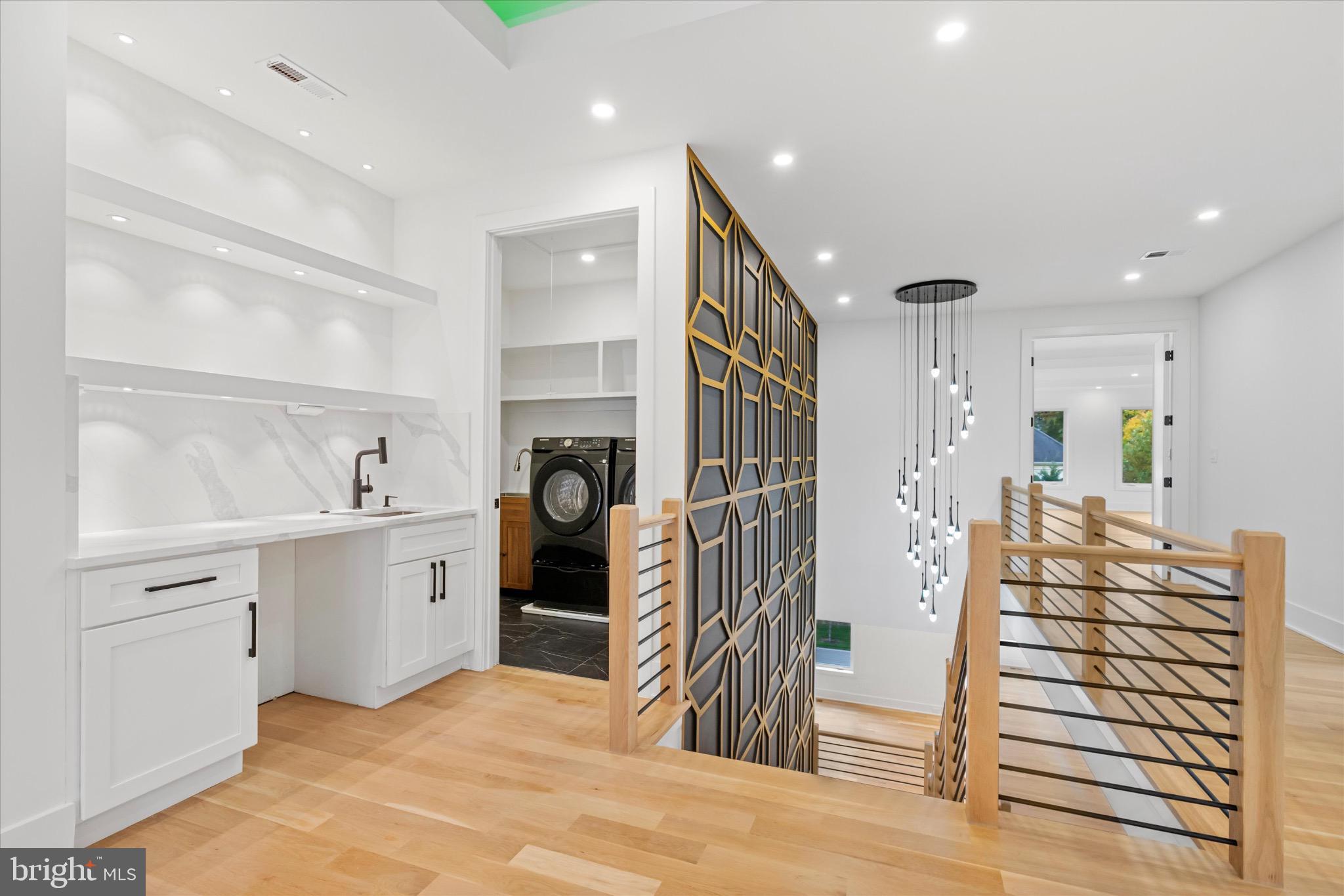 PIMMIT HILLS - Residential