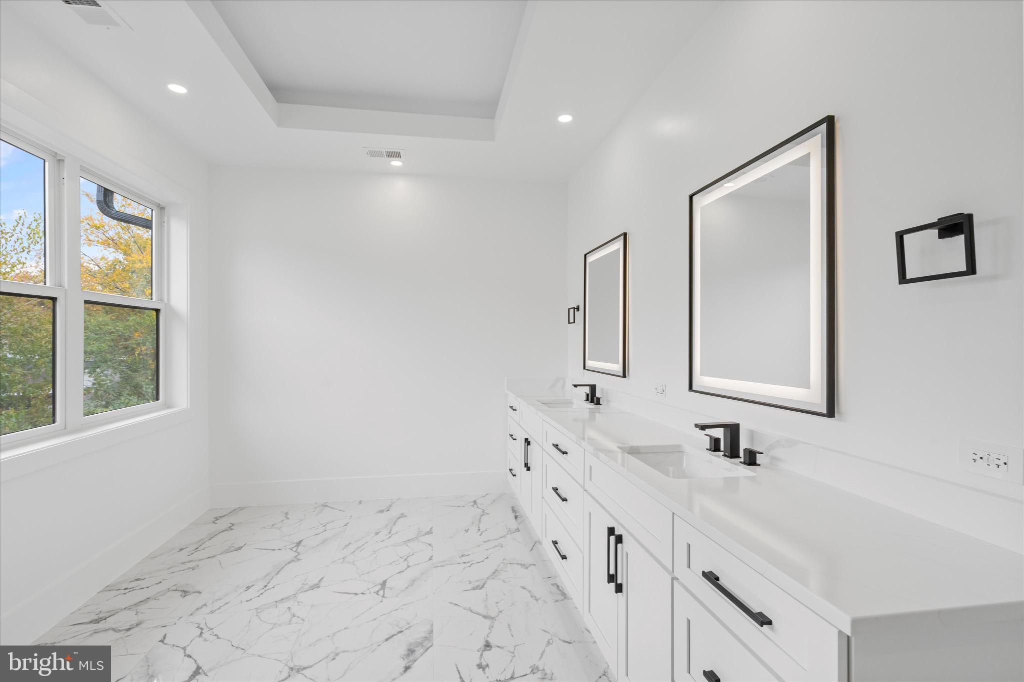 PIMMIT HILLS - Residential