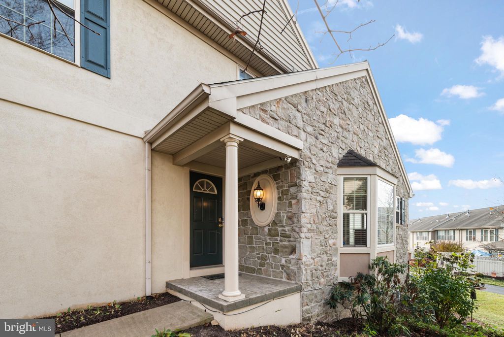 Photo of 706 Royal View Drive, Lancaster, PA 17601 (MLS # PALA2060890)