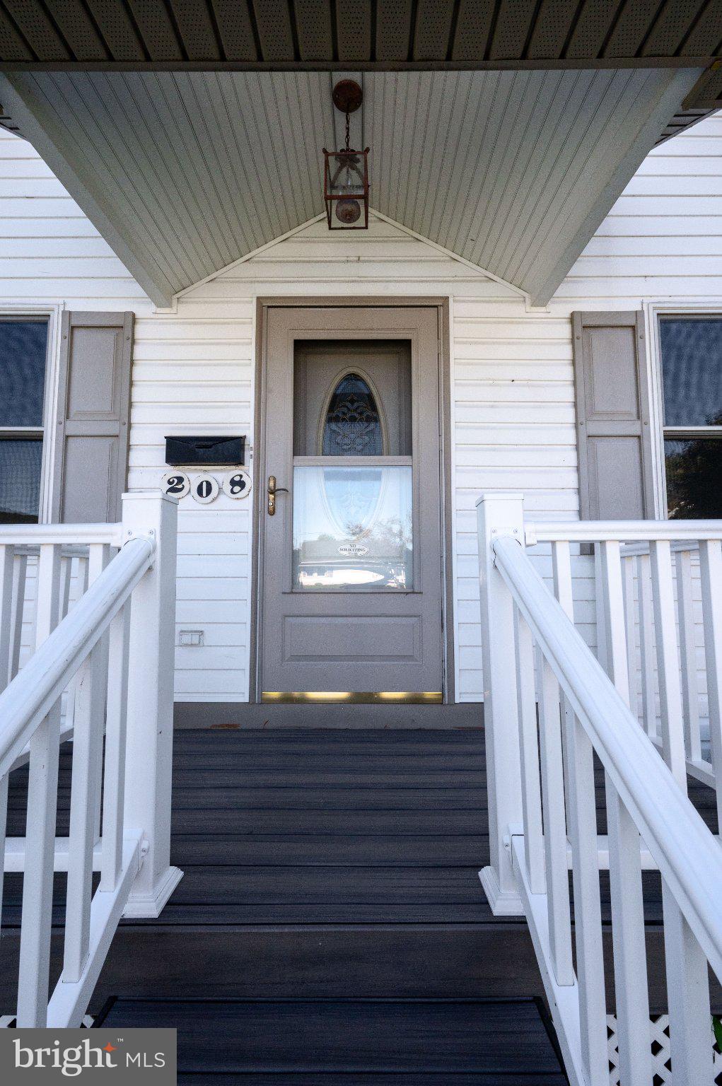 208 MONTGOMERY AVENUE