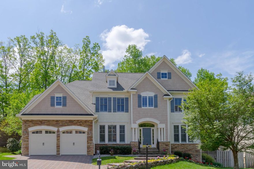 Exquisite 4lvl Covington by Sekas*Cul-de-sac*Walk to Wolf Trap & min to Tysons*McLean High*Frmr Model*Upgrades galore*6BR/5.5BA*6,500+ fin sqft*Wood floors*Chef's Kitch w/cherry cabinets, granite, butlers pantry, SS app: dbl wall oven & 5 burner cooktop*Huge MB w/FP, 2 walk-in closets & spa-like renovated MBA w/marbl*4th lvl w/BR & full BA*Huge fin w/o bsmnt*Amazing deck & patio*New roof & gutters
