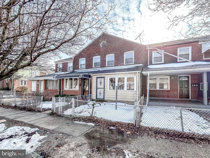 Beautifully updated 2 Bedroom Townhouse in Dundalk. Central air, front and back yard, newer kitchen and bath; laundry ordered. 
Great outdoor space in the backyard.

Property is for rent or for sale. 
Rent to own opportunity -- start as tenant and change to buyer when ready.