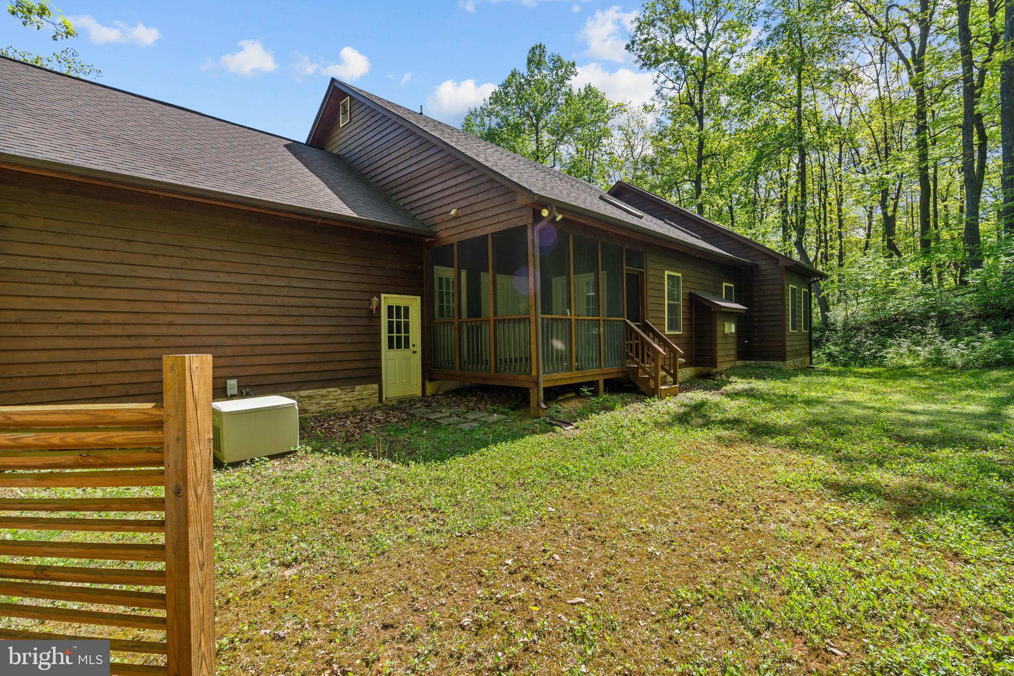 MOSBY MOUNTAIN ESTATES - Residential