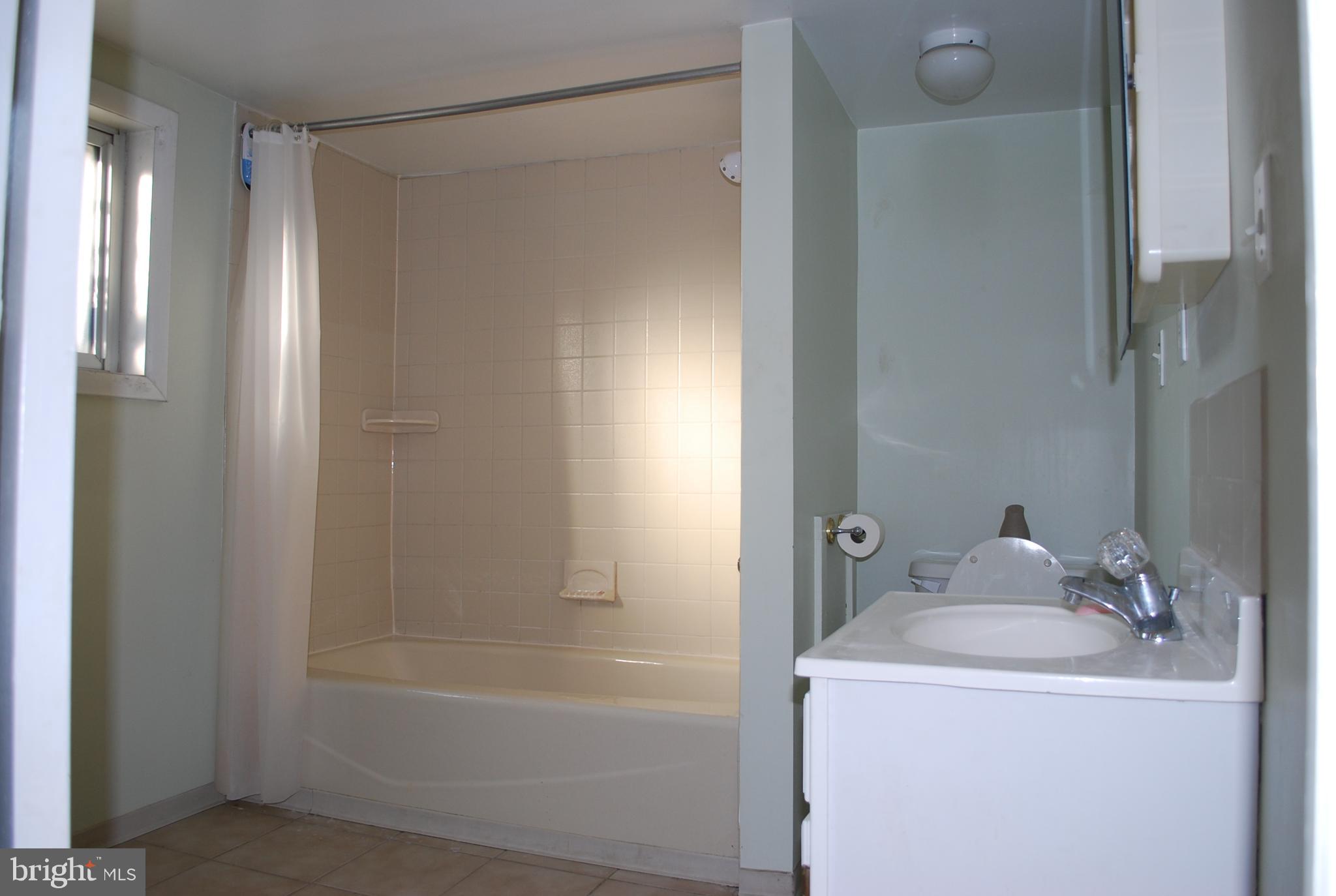 GRADUATE HOSPITAL - Residential Lease