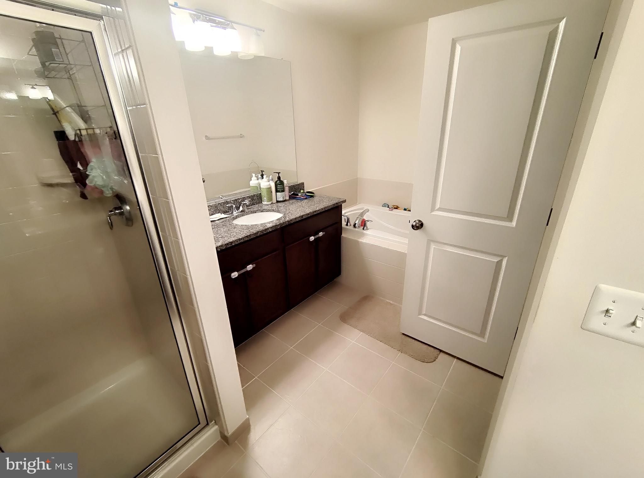 GATEWAY COMMONS - Residential Lease