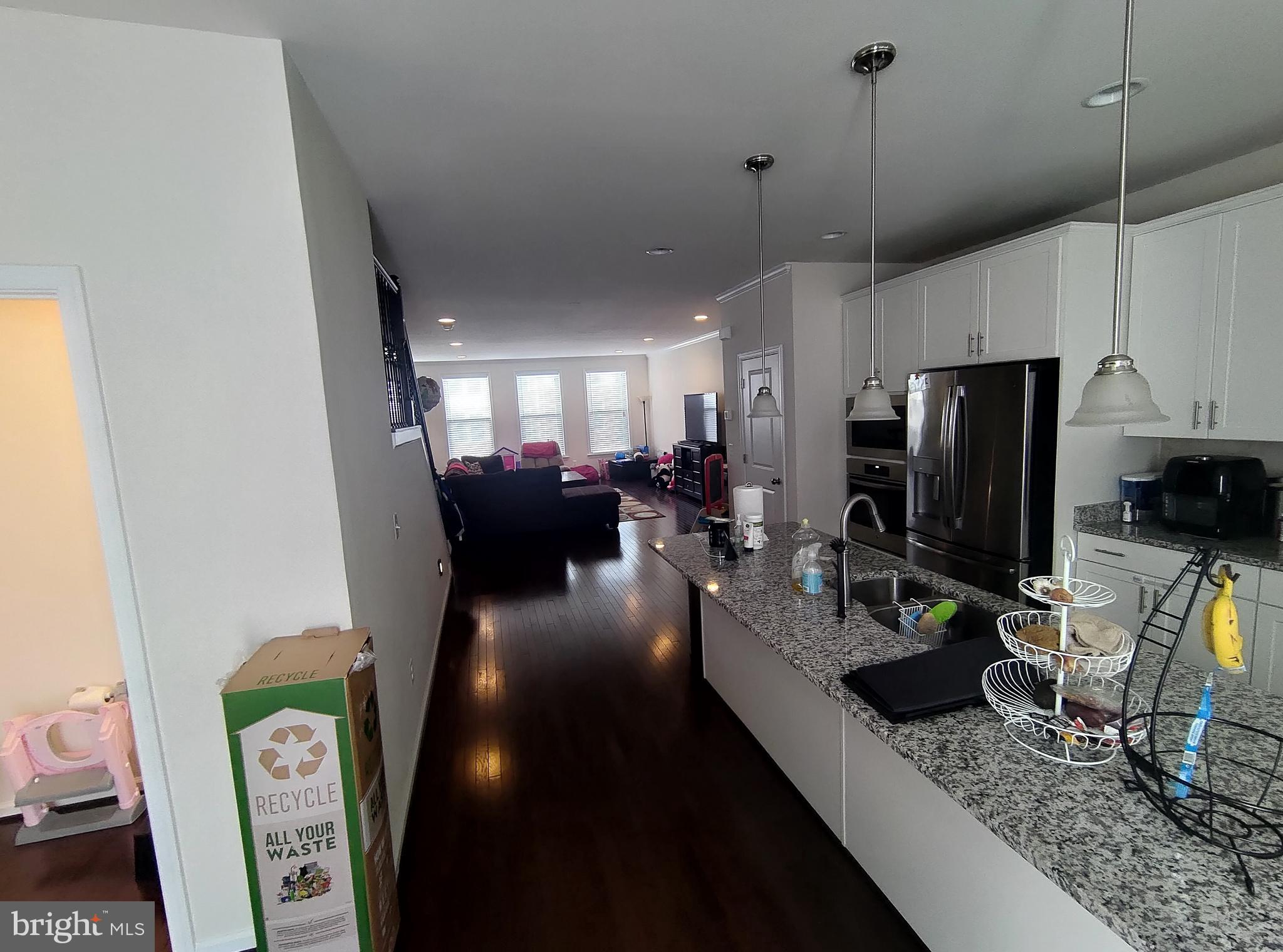 GATEWAY COMMONS - Residential Lease