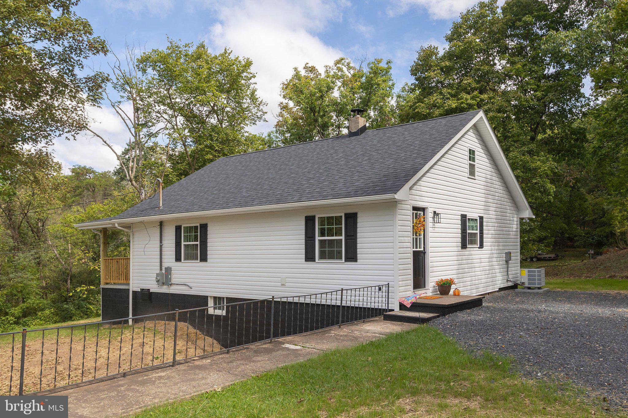 85 RALPH BARNES LANE