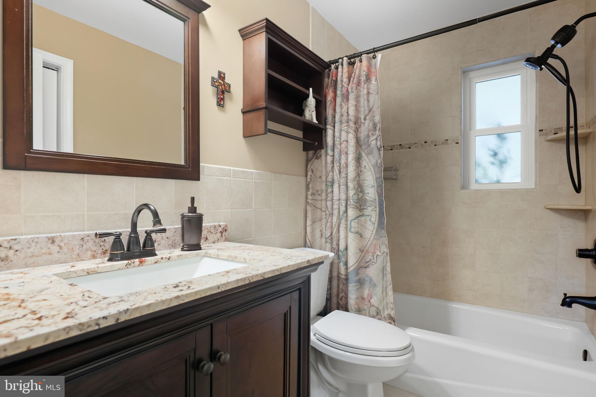 BROYHILL PARK - Residential Lease