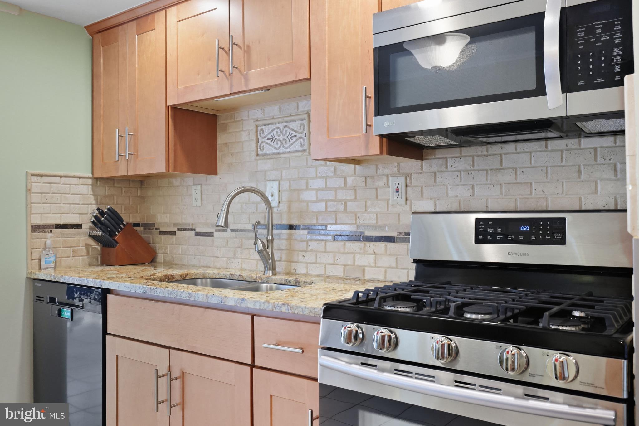 BROYHILL PARK - Residential Lease