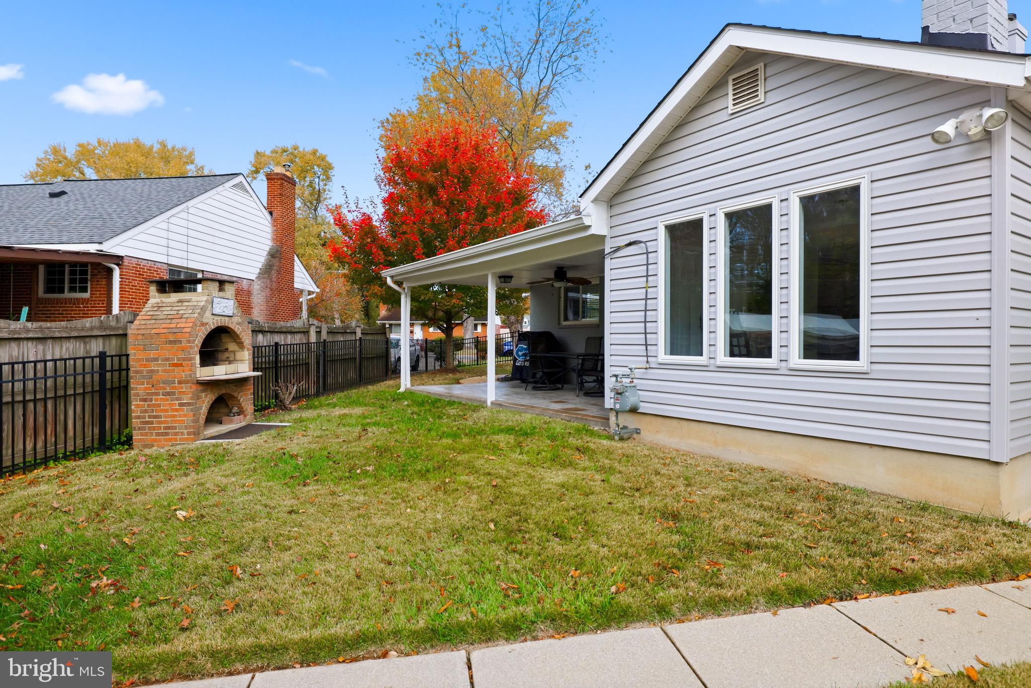 BROYHILL PARK - Residential Lease