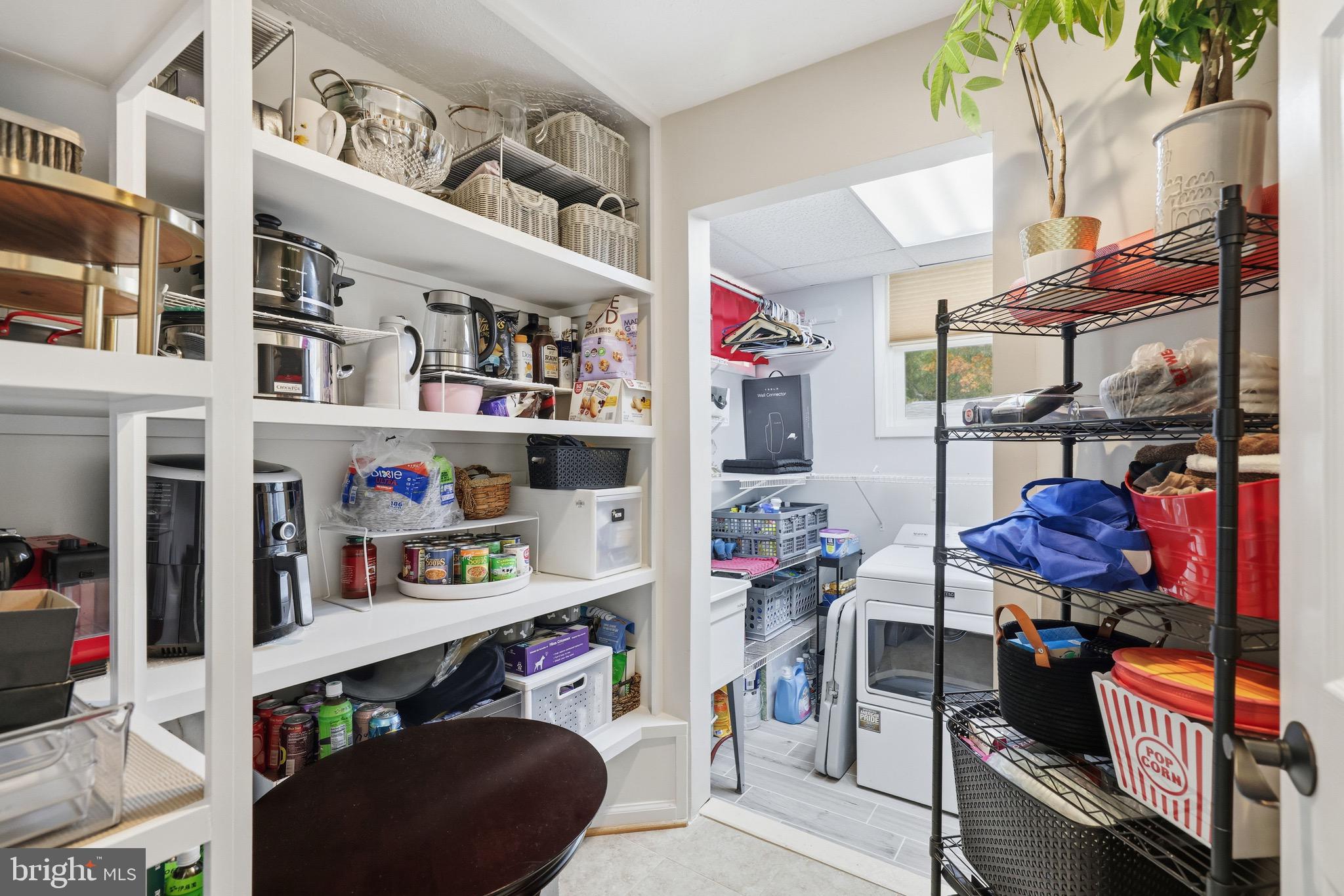 BROYHILL PARK - Residential Lease